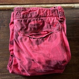 Men’s red camouflage American Eagle cargo shorts size 30